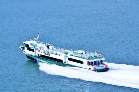 1. Eka Jaya Island Hopper