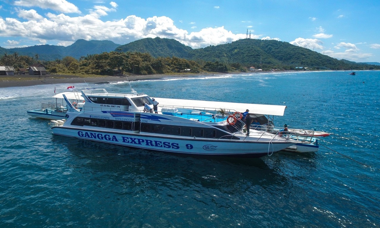 Gangga Express fast boat from Kusamba to Penida