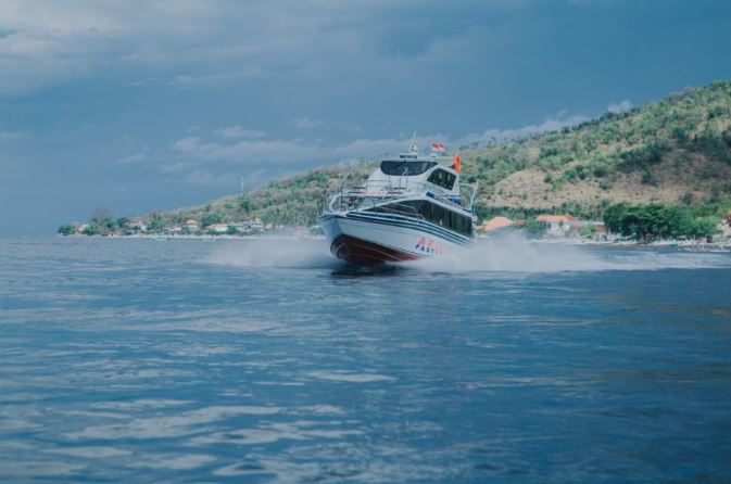 Amed to the Gilis with Arjuna Fast Cruise